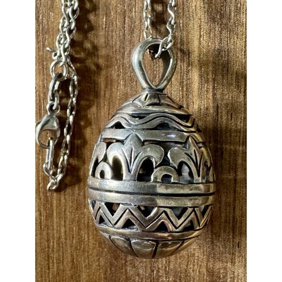 James Avery Retired X Large 3D Fleur De Lis Filigree Egg Pendant W/ 18” Necklace - Picture 7 of 10